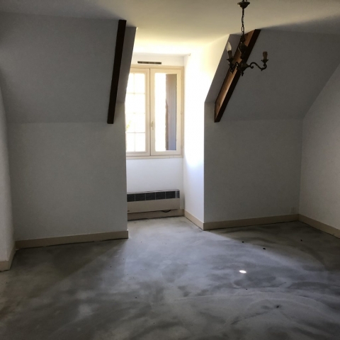 Left side of the studio room